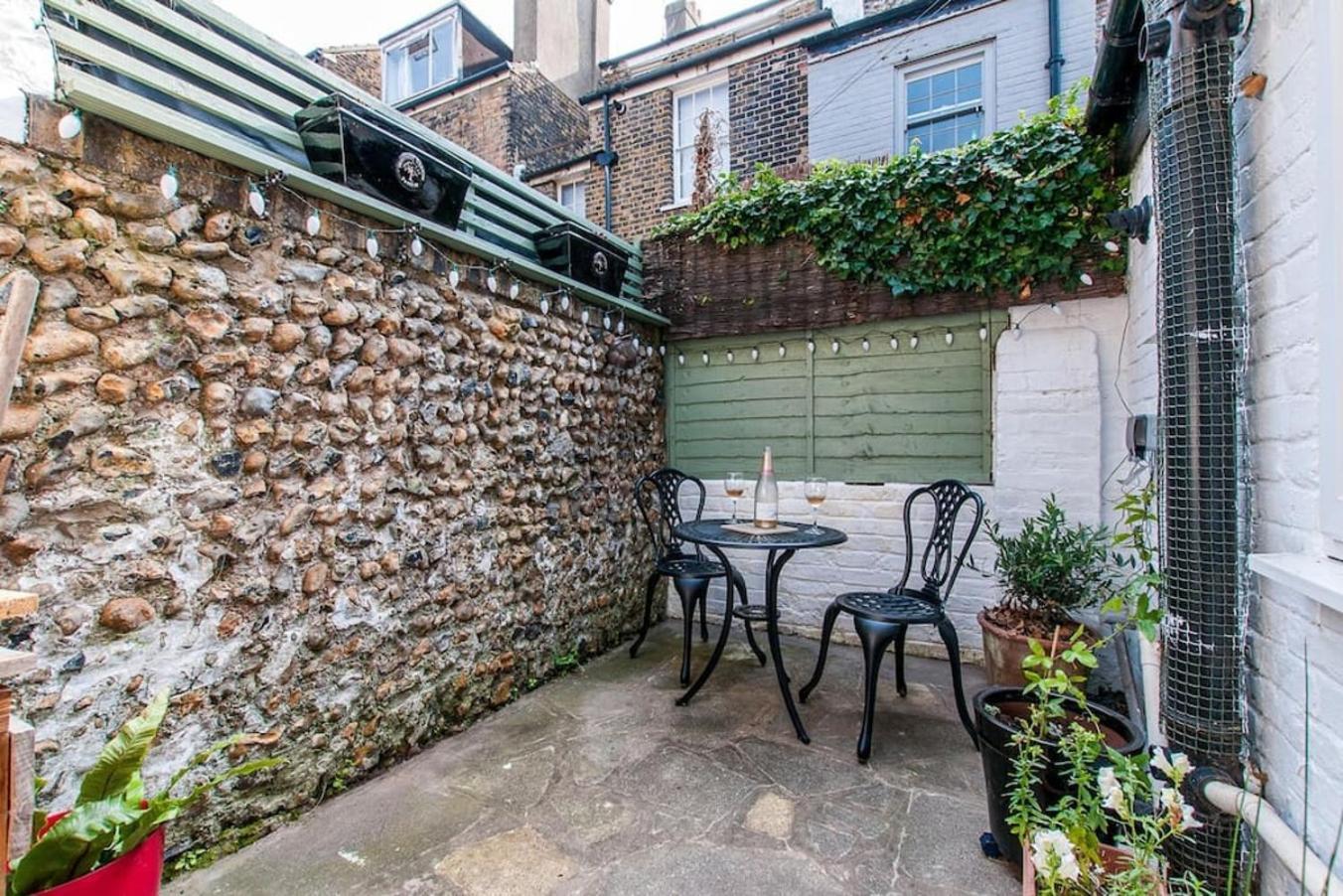 Alma Cottage - Cosy Romantic Retreat - Log Burner Ramsgate Exterior photo